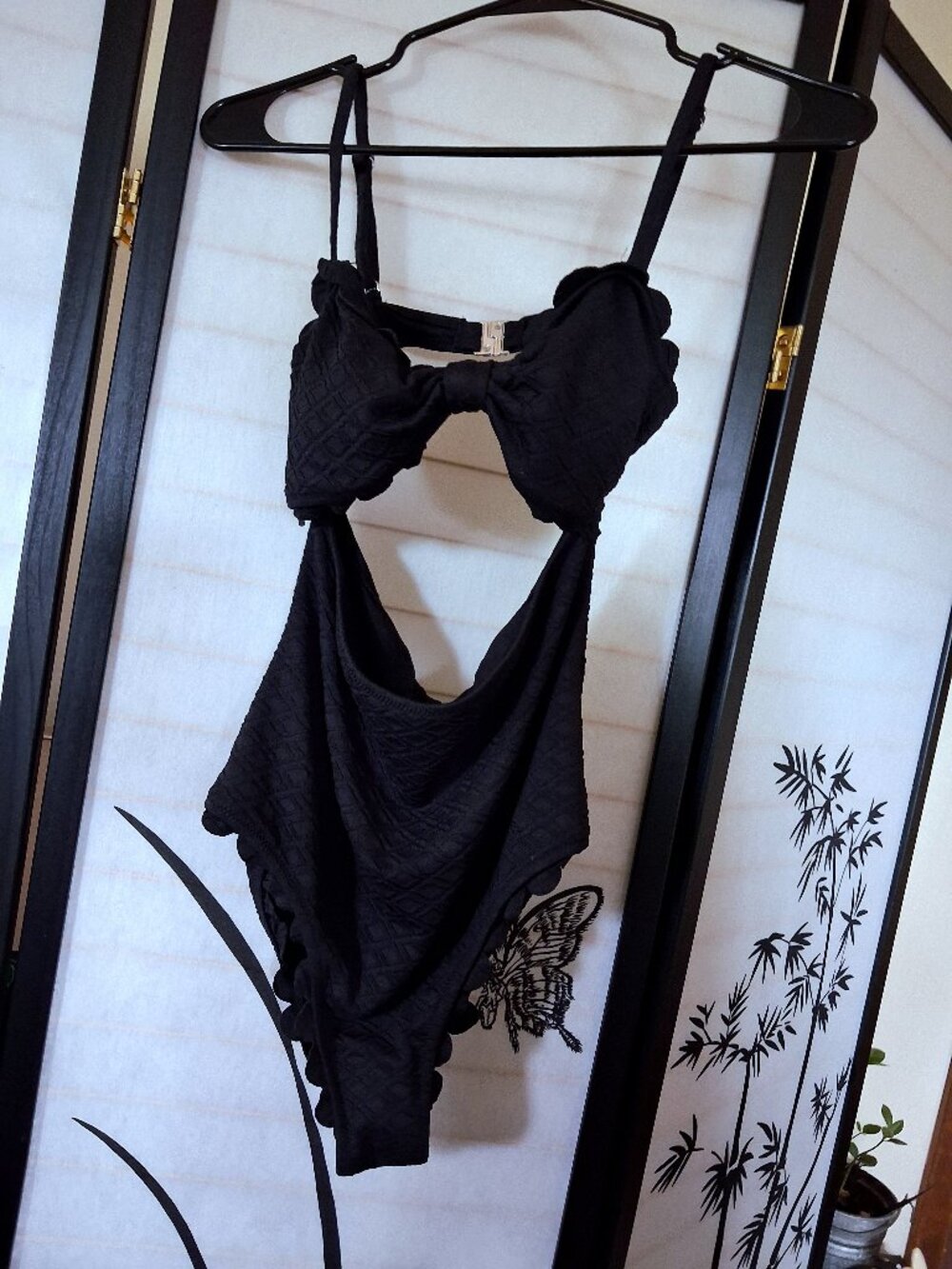 Cupshe Medium Scalloped Edge Black Cut-Out One Piece